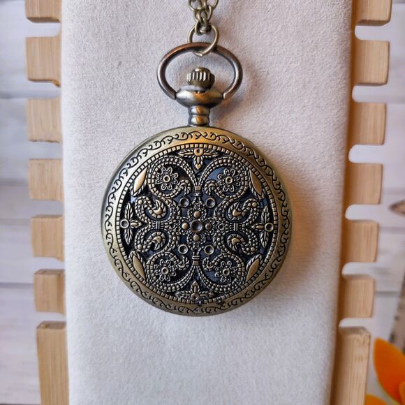 NEW Scrolled Front Brasstone Pocketwatch Quartz w/Floral Back 30" Chain - Picture 1 of 6